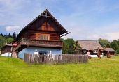 Tradiční dřevěný dům ve Staré Ľubovni