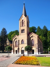 Evangelický kostel v Dolním Kubíně během léta