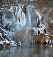 Minerální vodopád v obci Lúčky na Slovensku