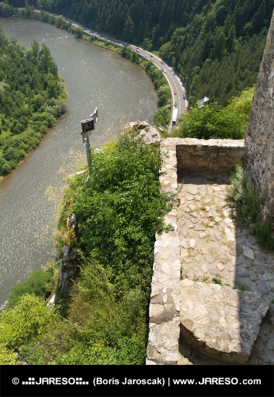 Výhled z hradu Strečno