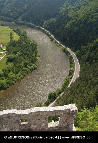 Pohled z hradu Strečno