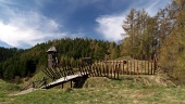 Starodávná dřevěná pevnost