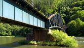 Železniční most nad řekou Váh u Strečna