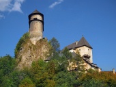 Opevnění Oravského hradu na Slovensku na vysoké skále