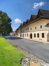 Cesta a měšťanské domy v obci Spišská Sobota