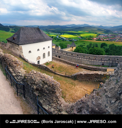 Zamračený výhled z hradu Stará Ľubovňa