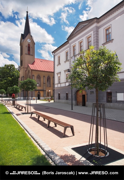 Kostel a župní dům v Dolním Kubíně