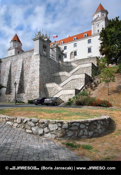 Opevnění a schody z Bratislavského hradu