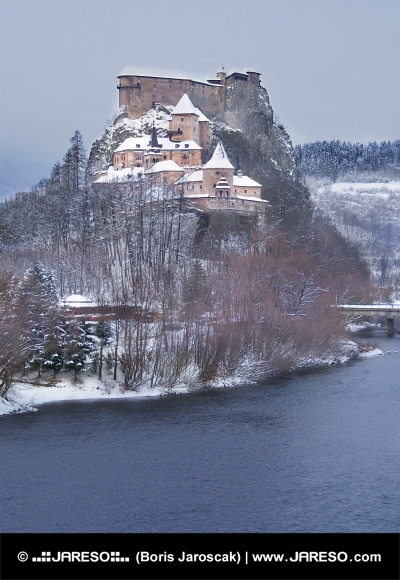 Slavný Oravský hrad v zimě