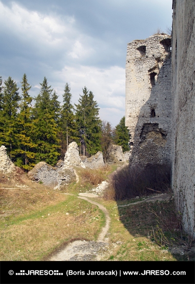 Zřícenina hradu Lietava, Slovensko