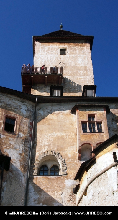Věž a vyhlídkový balkon na Oravském hradě